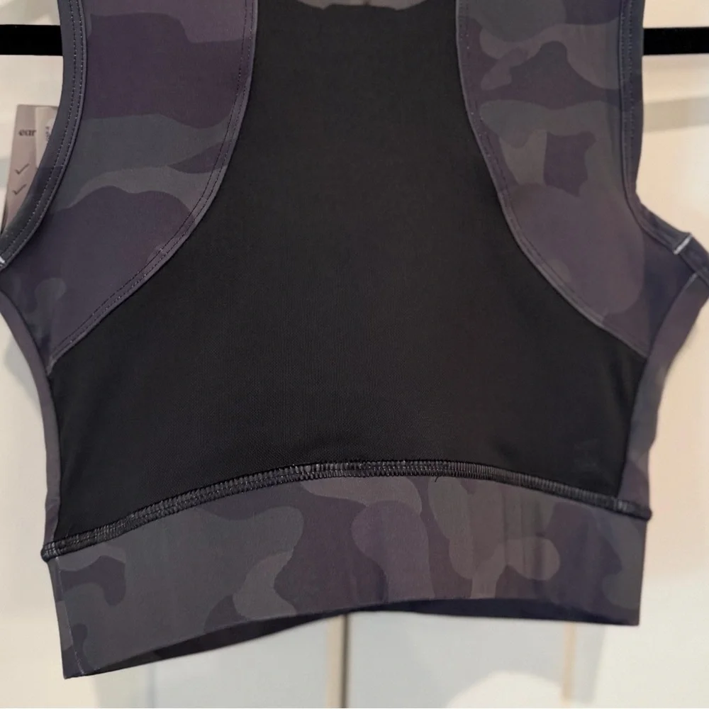 Earth Republic Sports Bra The Axelle in Black Camouflage Size Small NWT's